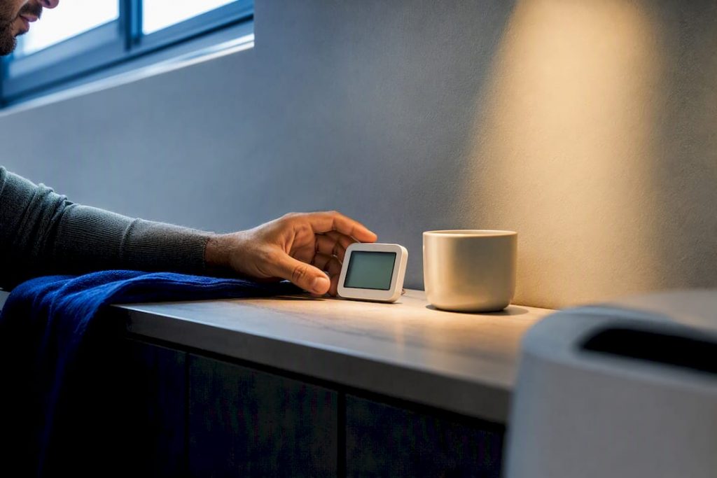 Measure First: Set Winter Dehumidifiers to 30–40% for UAE Homes